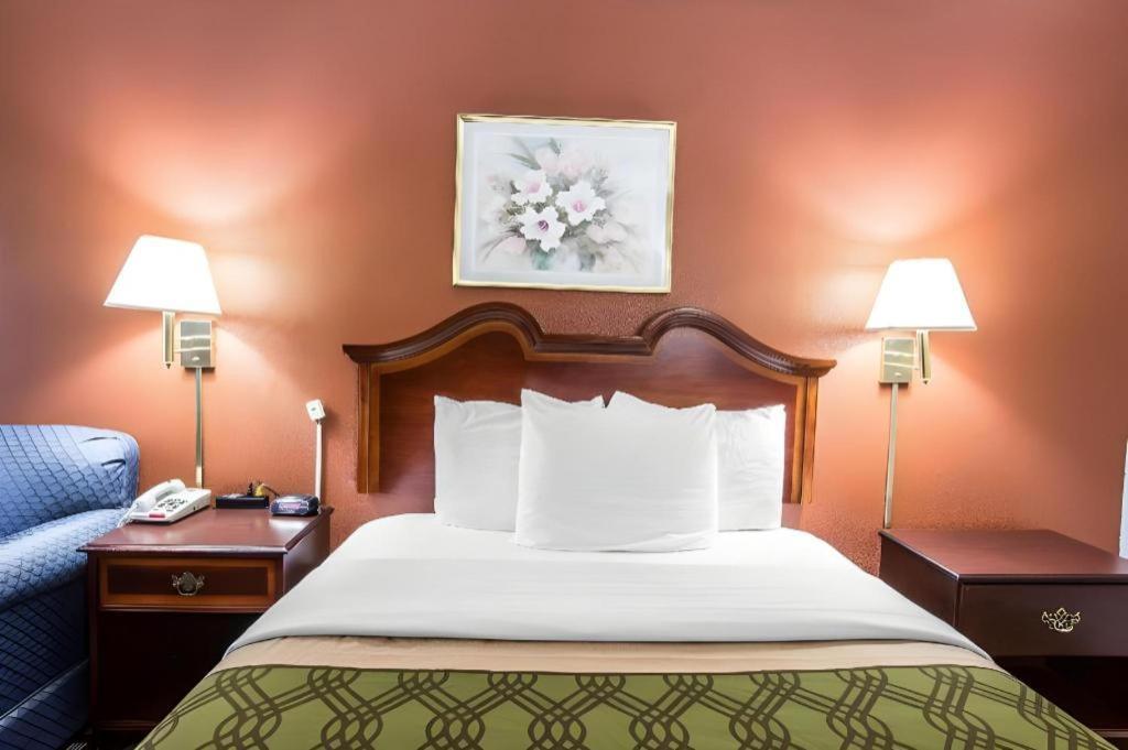 Econo Lodge South Garner Eksteriør billede