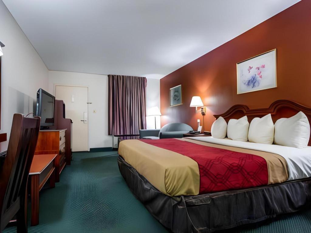 Econo Lodge South Garner Eksteriør billede