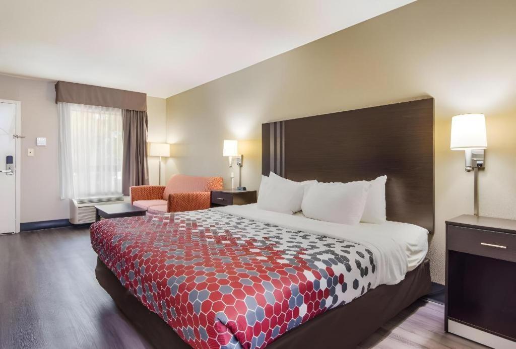 Econo Lodge South Garner Eksteriør billede