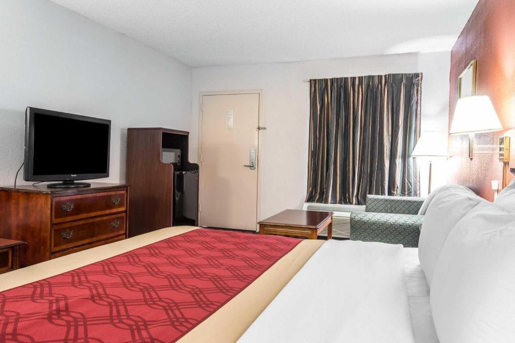 Econo Lodge South Garner Eksteriør billede